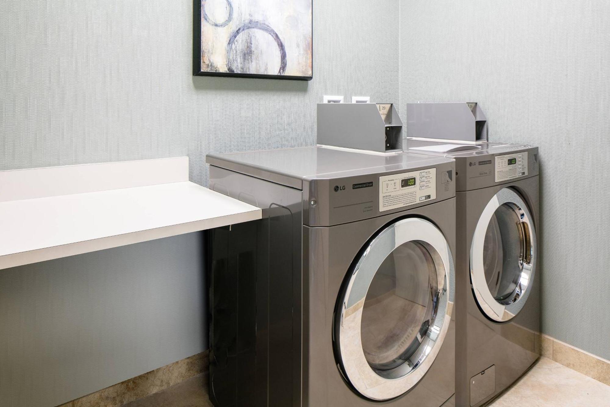 Courtyard By Marriott Omaha Bellevue At Beardmore Event Center Экстерьер фото
