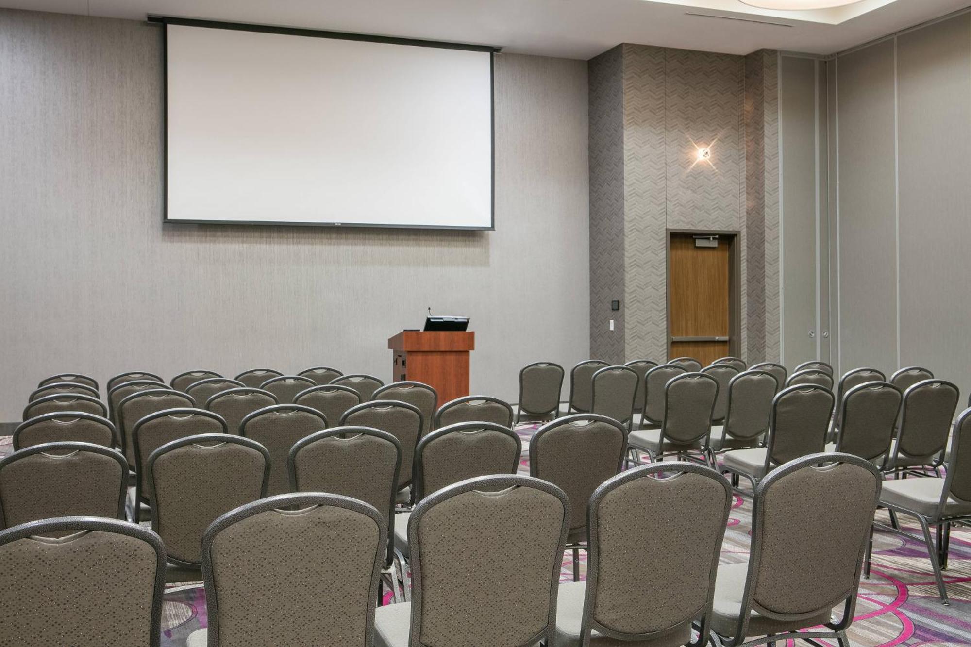 Courtyard By Marriott Omaha Bellevue At Beardmore Event Center Экстерьер фото