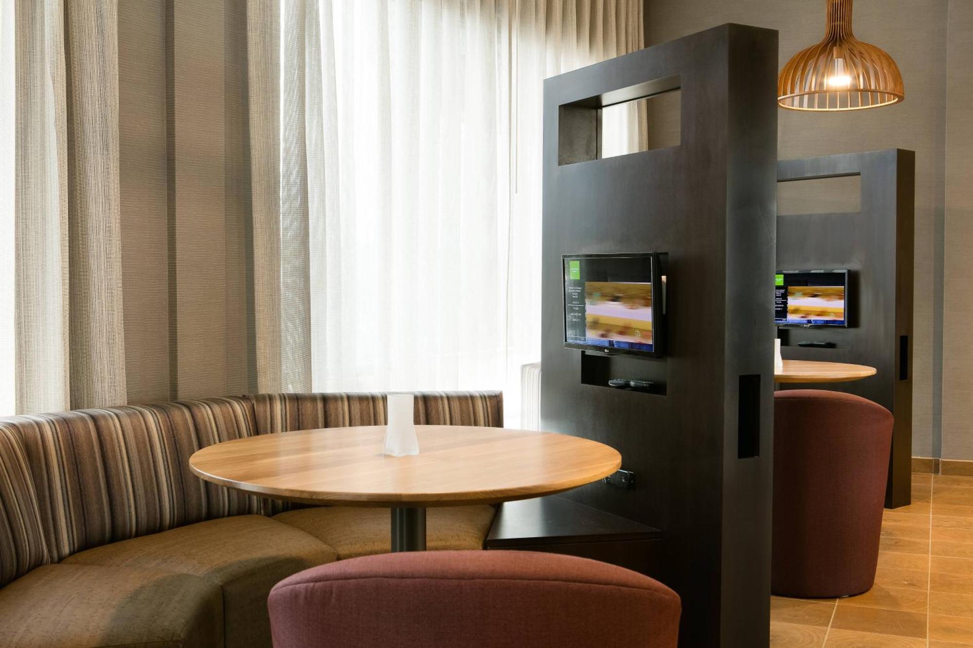 Courtyard By Marriott Omaha Bellevue At Beardmore Event Center Экстерьер фото