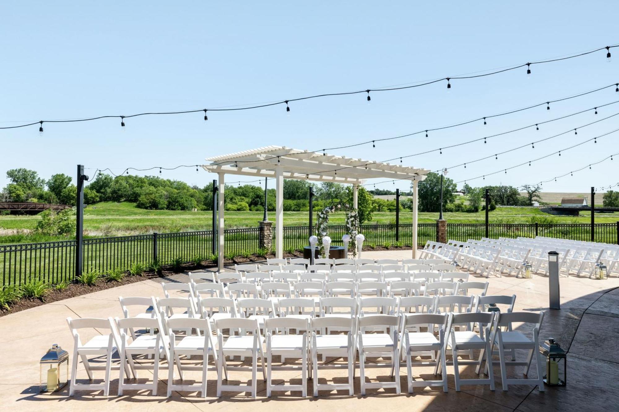 Courtyard By Marriott Omaha Bellevue At Beardmore Event Center Экстерьер фото