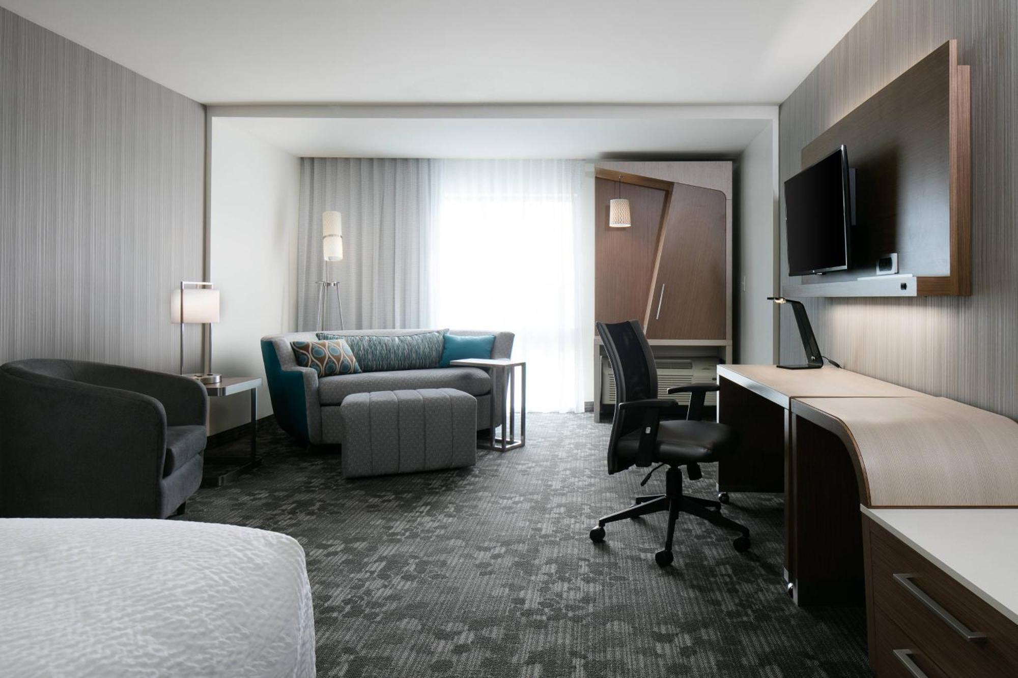 Courtyard By Marriott Omaha Bellevue At Beardmore Event Center Экстерьер фото